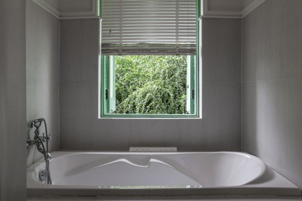 Fiberglass Tub Installation in Salt Lake City